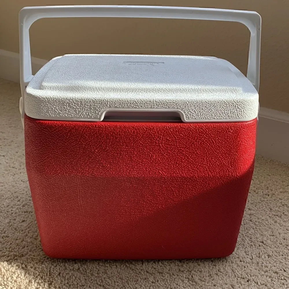 Coleman Vintage‎ Red Strapper 8 Cooler.  Hardsided lunch box, beer lake picnic
